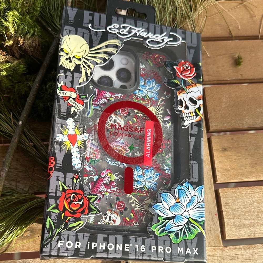Ed Hardy iPhone 16 pro max case